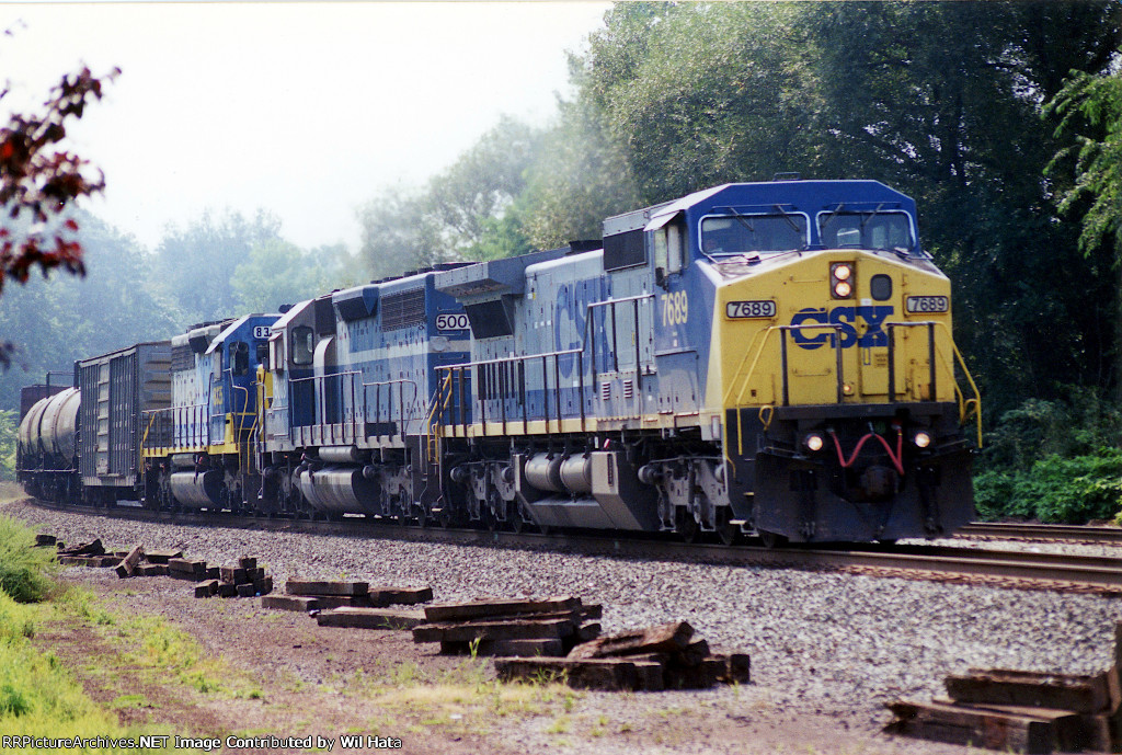 CSX C40-8W 7689